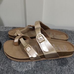 Mad Love Rose Gold Footbed Sandals – Double Buckle Toe Loop – Size 9